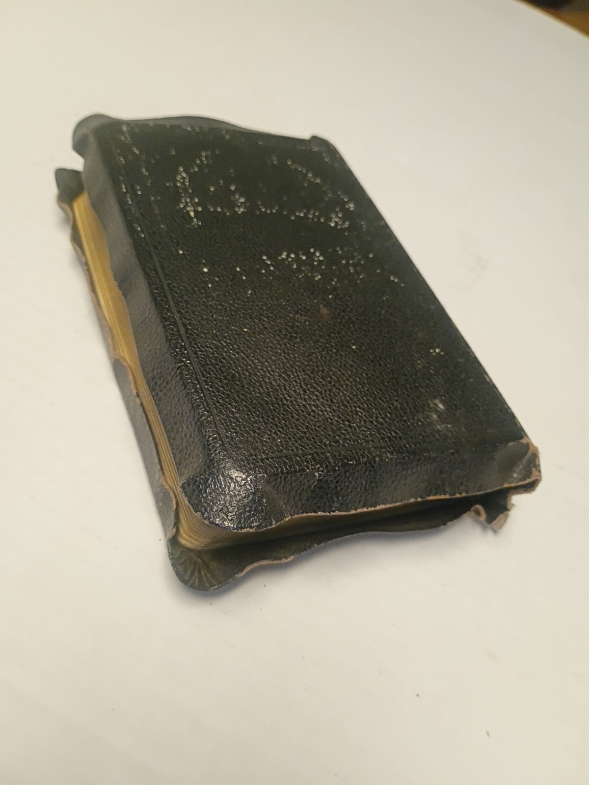 COLLINS Holy Bible- Illustrated -Vintage Black – Pocket Size