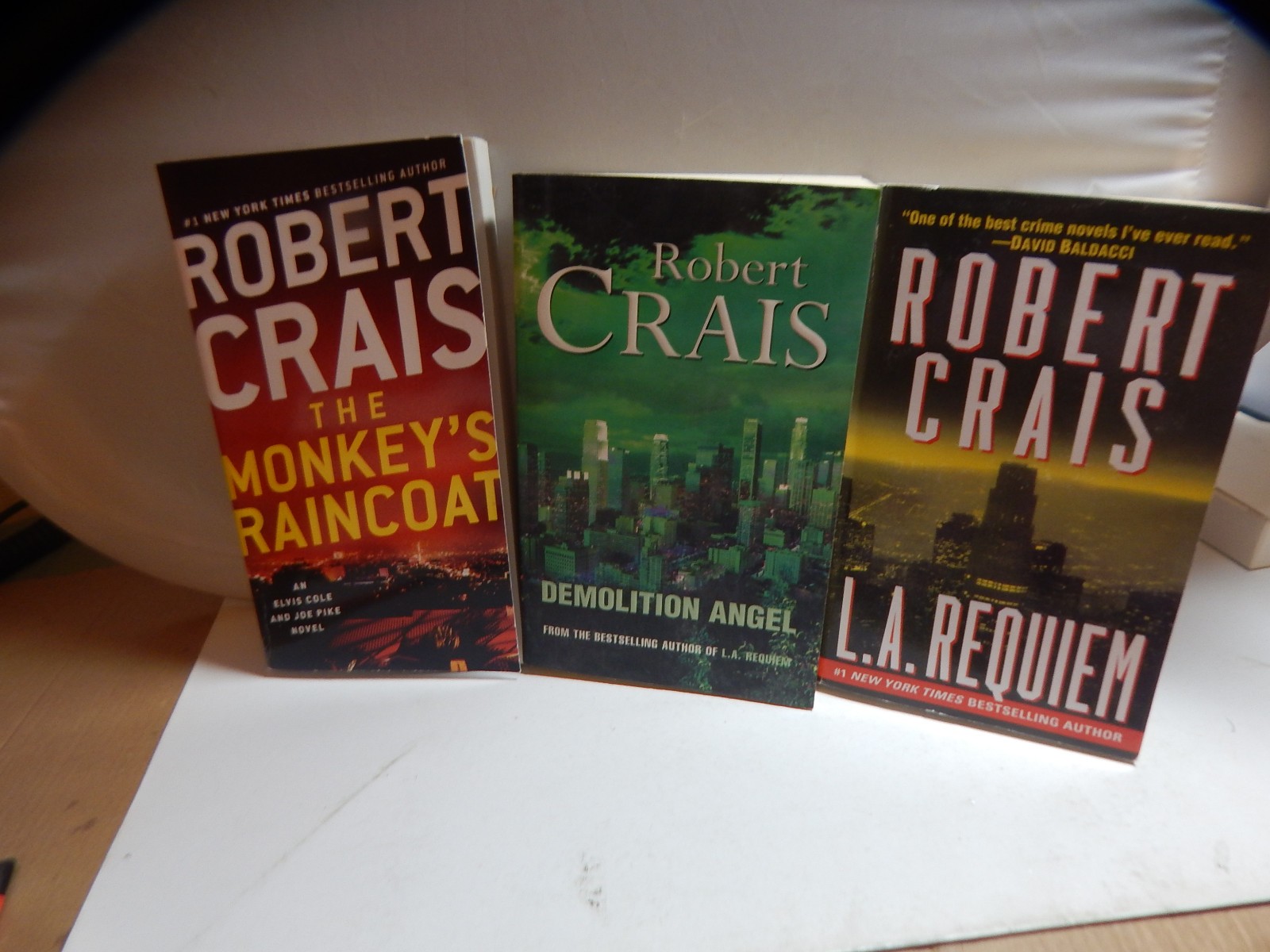 LOT OF 11 ROBERT CRAIS ELVIS COLE / JOE PIKE& MISC SERIES BOOKS HC / SC