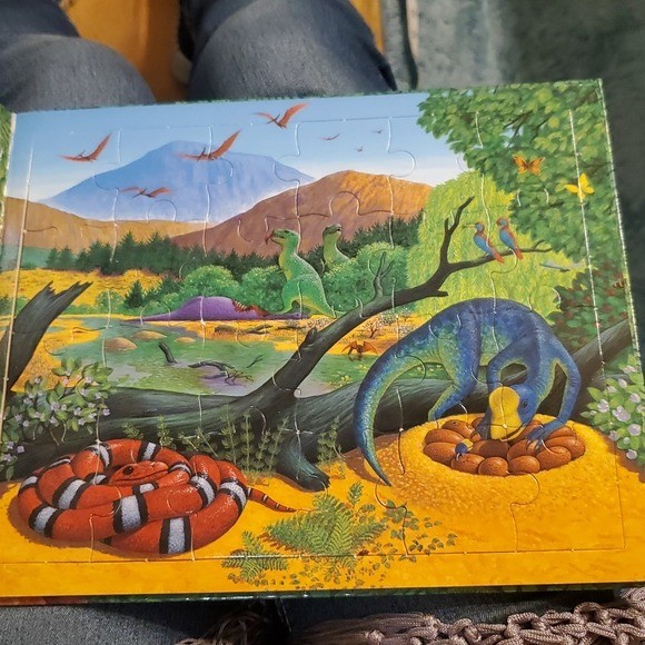 Jigsaw Dinosaurs Puzzle Book