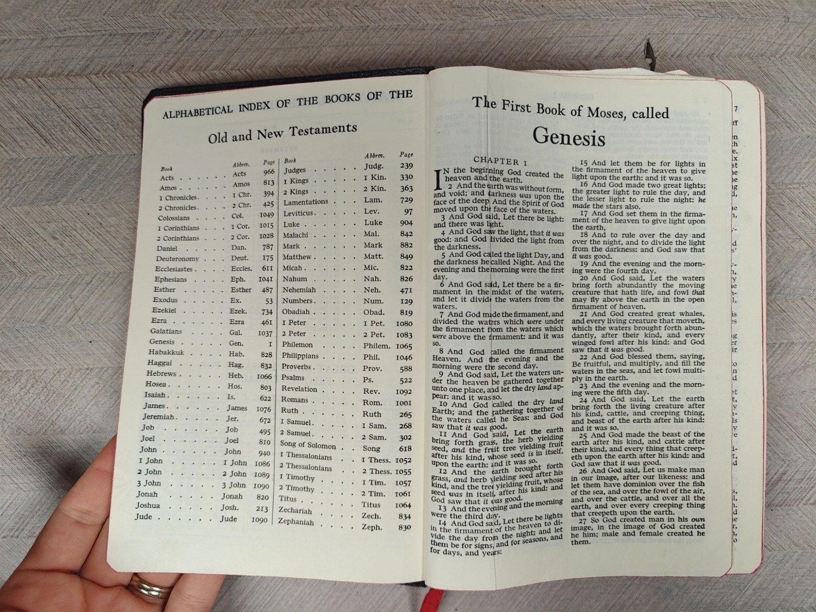 Holy Bible Abundant Life KJV Oral Roberts Black Leather National Bible Press