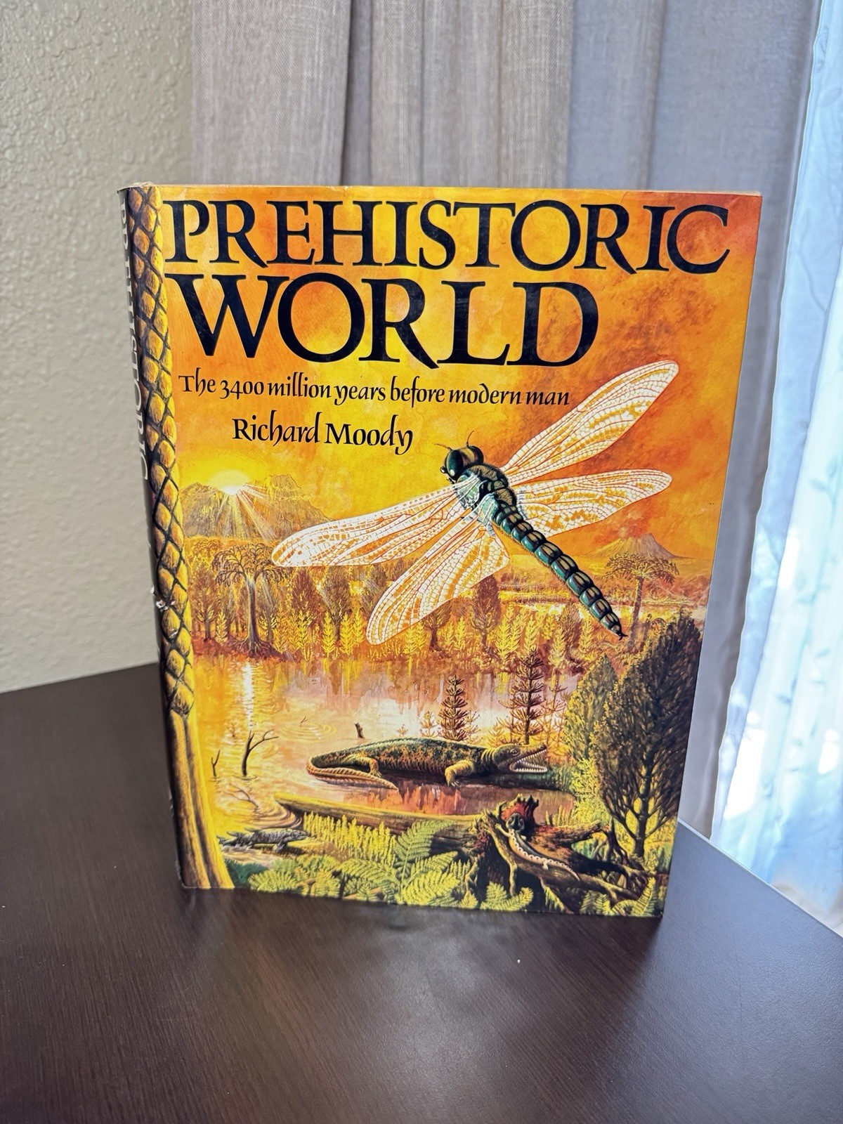 Prehistoric World | by Richard Moody | 1980 HC/DJ | Paleontology | Dinosaur