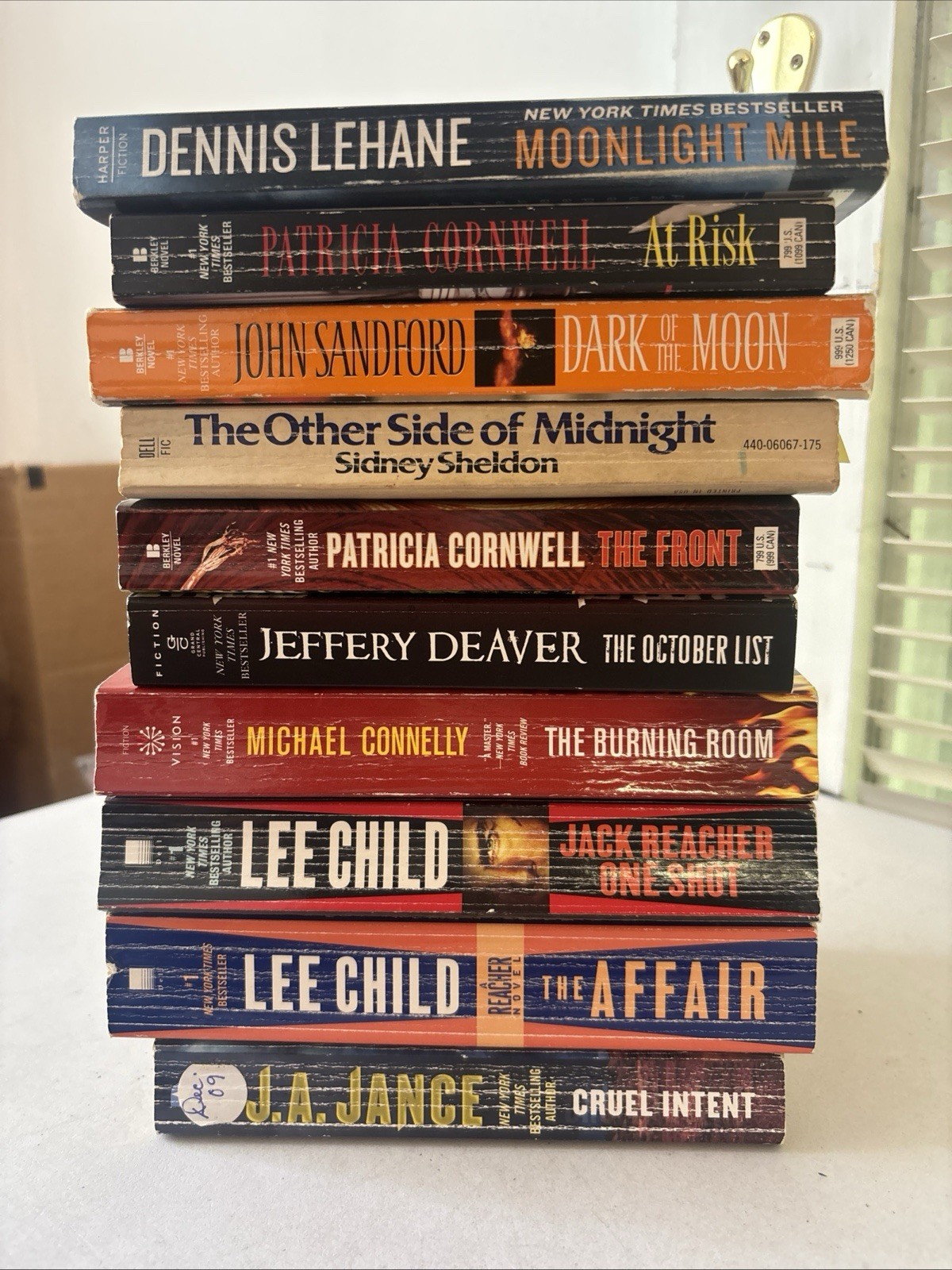 Lot of 10 – Mystery and Thrillers – Mixed Authors – FREE SHIPPING