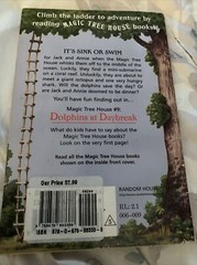Dolphins at Daybreak (Magic Tree House, No. 9) – Paperback – GOOD