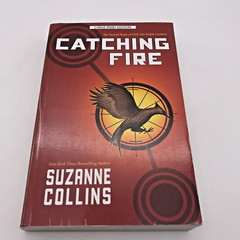 Catching Fire by Suzanne Collins Large Print Edition Book #2 The Hunger Games
