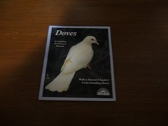 Doves (A Complete Pet Owners Manual) – Paperback – GOOD