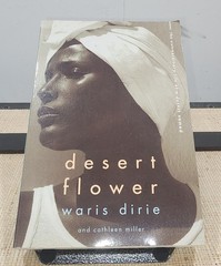 DESERT FLOWER – paperback WARIS DIRIE