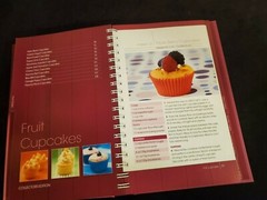 Cupcakes And Muffins Collectors Edition Padded Hard Cover 191 Pages Very Clean