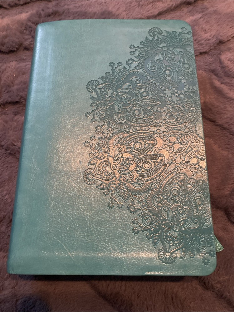 CSB Ultrathin Reference Bible, Teal LeatherTouch, Indexed Imitati
