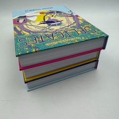Sheets Deluxe Collection : Complete Slipcase HC Set by Brenna Thummler Trilogy