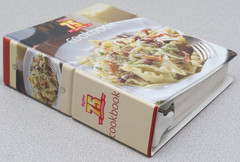 HyVee 75 Anniversary Cookbook – 3 ring binder – 667 pages