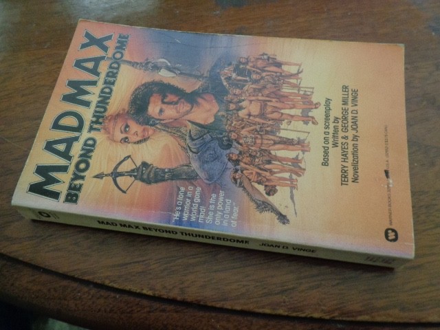 Mad Max BEYOND THUNDERDOME Joan D Vinge 1st Print PB Novelization Used Condition