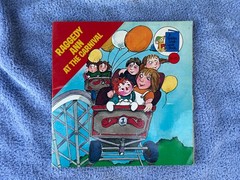 1977 GOLDEN LOOK-LOOK BOOK $1.25 – RAGGEDY ANN AT THE CARNIVAL – NO MARKS