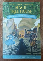 Magic Tree House #24 Earthquake in the Early Morning, Mary Pope Osborne