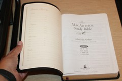 MacArthur Study Bible by John MacArthur (2006, Bonded Leather, Revised edition)