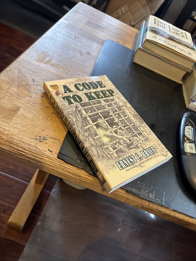 A CODE TO KEEP Ernest Brace 2001 pb Vietnam POW Foreword Jon McCain