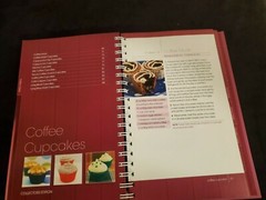 Cupcakes And Muffins Collectors Edition Padded Hard Cover 191 Pages Very Clean