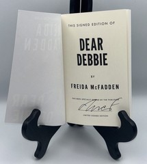 FREIDA MCFADDEN DEAR DEBBIE 2026 SIGNED AUTOGRAPHED 1ST ED. PAPERBACK SHIPS ASAP