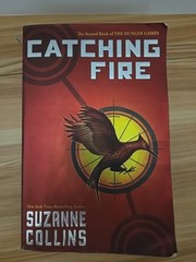 Catching Fire by Suzanne Collins (2012, Trade Paperback)