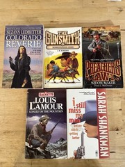 Paperback 5 Pack – Random Pull – Titles in pics also in description + batch SKU.