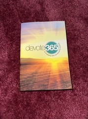 Devote365 : An Engaging Daily Devotional for Students by Word Aflame Press Staff