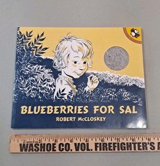 Lot 5 ROBERT McCLOSKEY Books Burt Dow Blueberries Sal Ducklings Maine Wonder SC