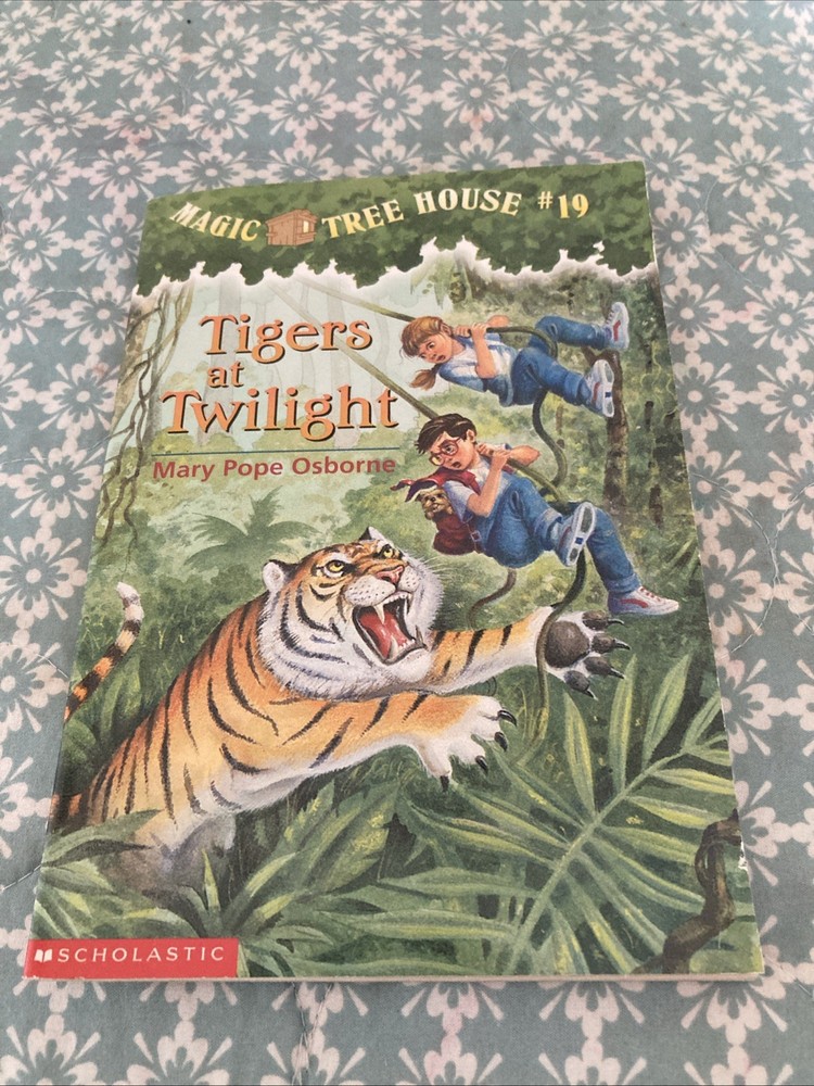 Tigers at Twilight (Magic Tree House Series #19) by Mary Pope Osborne