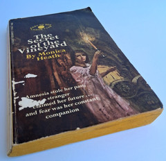 VTG Easy to Read New American Library THE SECRET OF THE VINEYARD Monica Heath