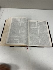 1997 MacArthur Study Bible John MacArthur NKJV Bonded Leather Study Bible