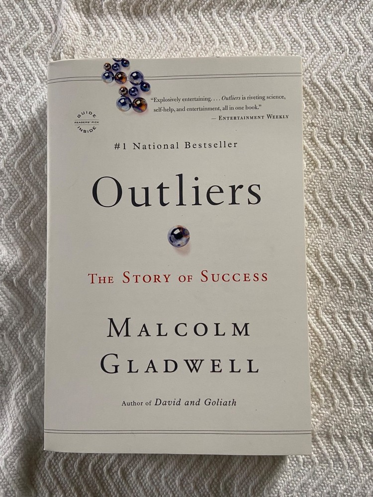 Outliers : The Story of Success by Malcolm Gladwell (2011, Trade Paperback)