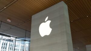 Apple Reportedly Planning Radical iPhone 18 Redesign