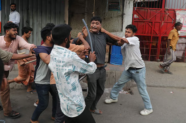 Chhatra Dal-Shibir clash over ‘Gupta’  graffiti, Dozens Injured