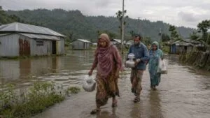 বন্যায় ৪৪ মৃত্যু, পানিবন্দী ১০ লক্ষাধিক, অবহেলায় বিপন্ন মানুষ