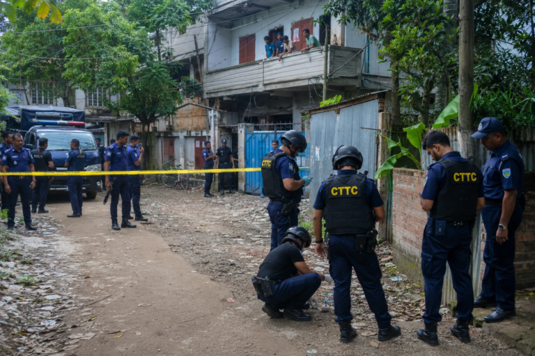 Bangladesh Police Probe Possible Militant Link After Bombs Found in Savar