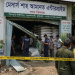 Bangladeshi Farmers Looted 197 Bags of Fertilizer Amid Shortage and Price-Hike