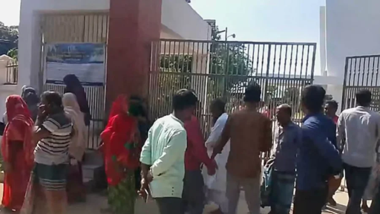 দুই আসামিকে ছাড়াতে থানার সামনে ‘মব’ সৃষ্টির অভিযোগ বিএনপি নেতার বিরুদ্ধে